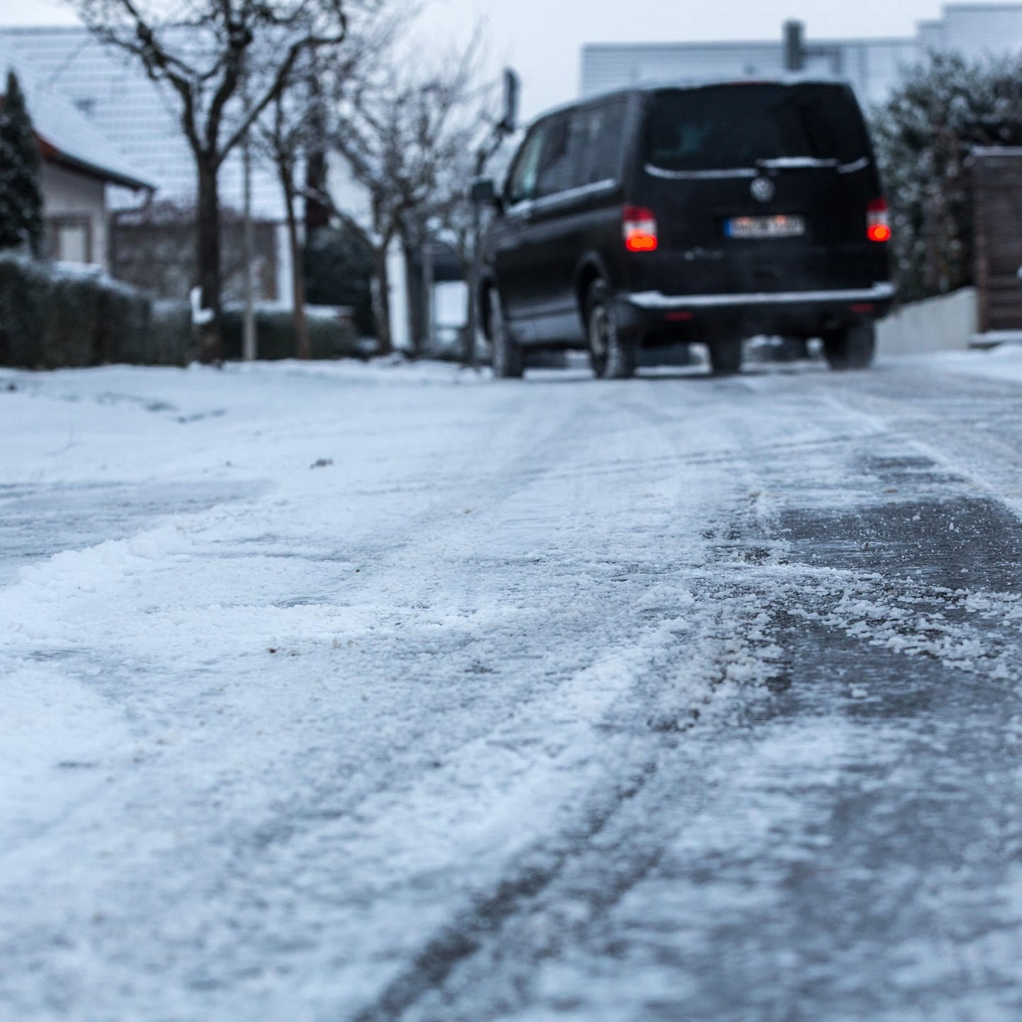 Wintereinbruch: So fahren Sie sicher auf glatten Straßen - SWR1 RP - SWR1