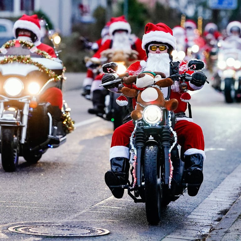 Motorradfahrer der "Harley Davidson riding Santas"  (Foto: picture-alliance / Reportdienste, Picture Alliance)