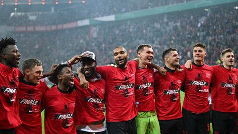 Bayer Leverkusen steht im DFB-Pokalfinale 2024 gegen den 1. FC Kaiserslautern. Die Werkself schlug gestern im Halbfinale Fortuna Düsseldorf.  (Foto: dpa Bildfunk, Picture Alliance)