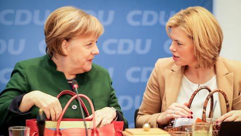 Angela Merkel (l.) und Julia Klöckner (beide CDU) (Foto: SWR)