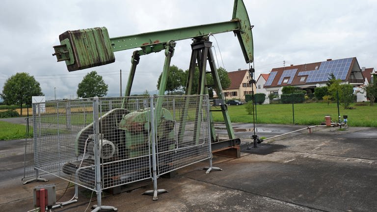 Seit 1955 wird in der Pfalz Erdöl gefördert. (Foto: picture-alliance / Reportdienste, picture alliance / dpa | Ronald Wittek)