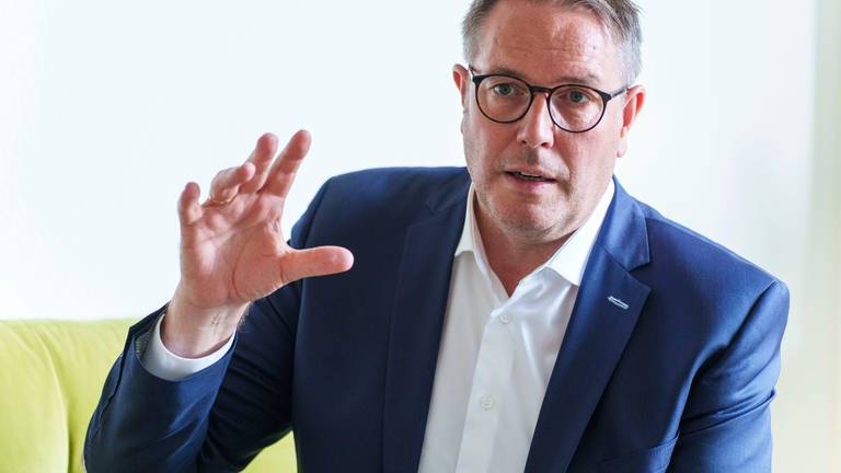Der rheinland-pfälzische Sozialminister Alexander Schweitzer (SPD) (Foto: dpa Bildfunk, picture alliance/dpa | Andreas Arnold)