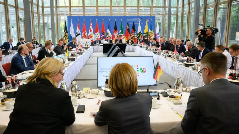 Die Regierungschefs der Länder treffen sich zur Ministerpräsidentenkonferenz (MPK). (Foto: picture-alliance / Reportdienste, picture alliance/dpa | Bernd von Jutrczenka)