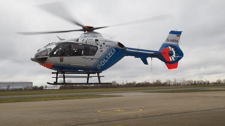 Ein Hubschrauber der rheinland-pfälzischen Polizeihubschrauberstaffel (Foto: picture-alliance / Reportdienste, picture alliance / dpa | Thomas Frey)