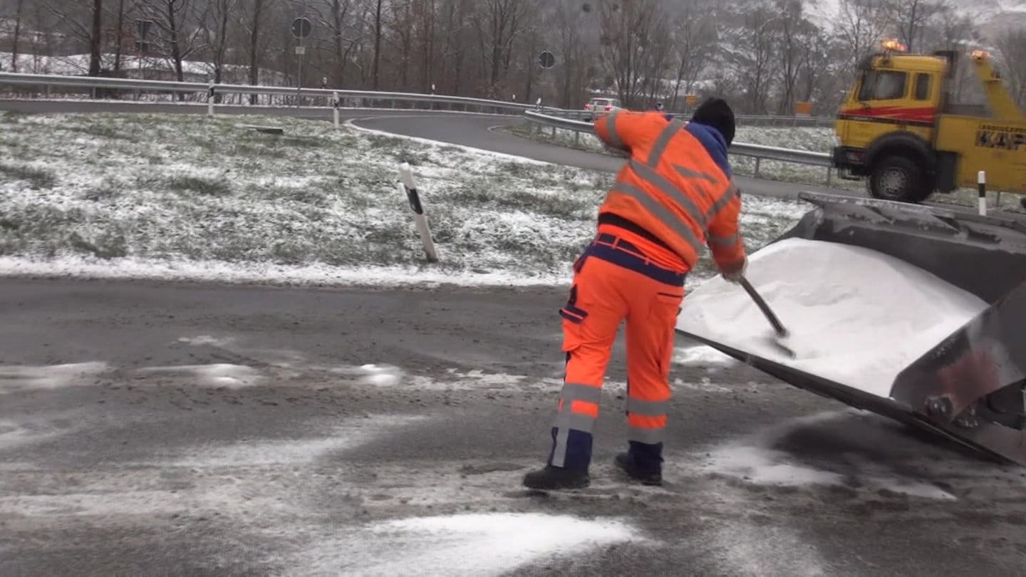 Behinderungen durch Schnee und Eis in Rheinland-Pfalz (Foto: SWR)