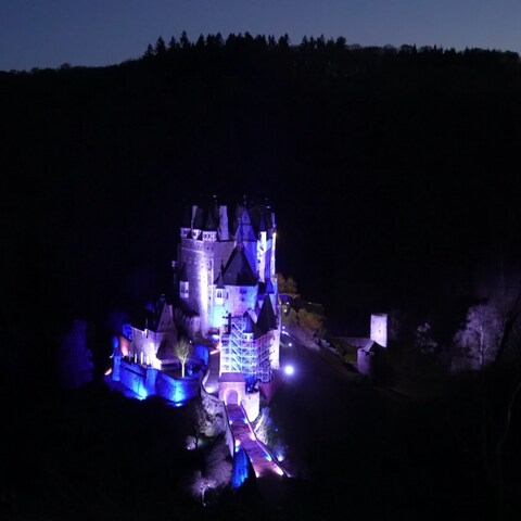 Burg Eltz illuminiert