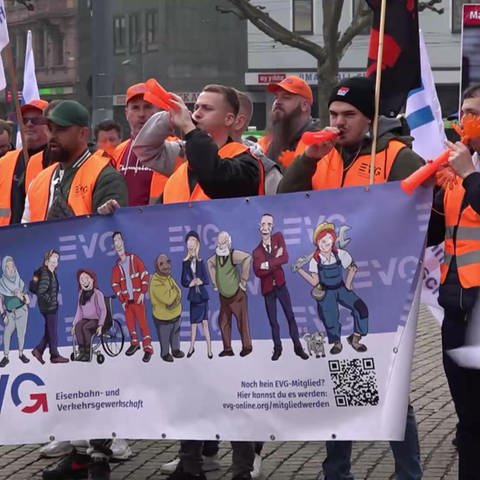 Streikende der Verkehrsgewerkschaft in Mainz