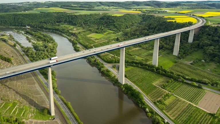 Die A61-Moseltalbrücke bei Winningen (Foto: IMAGO, IMAGO / Hans Blossey)