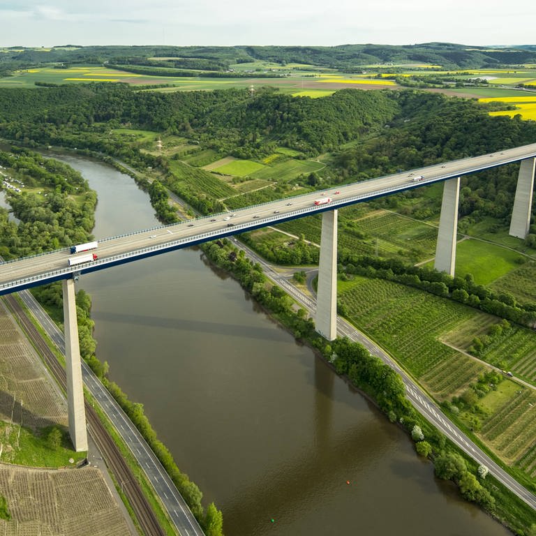 Die A61-Moseltalbrücke bei Winningen (Foto: IMAGO, IMAGO / Hans Blossey)