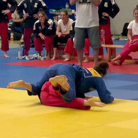 Judokämpferinnen im Ring