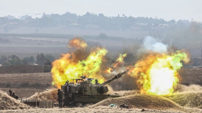 Irsaelische Armee reagiert auf den Terror-Angriff der Hamas (Foto: picture-alliance / Reportdienste, picture alliance/dpa | Ilia yefimovich)
