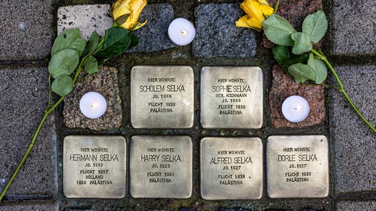 Stolpersteine erinnern an ermordete Juden