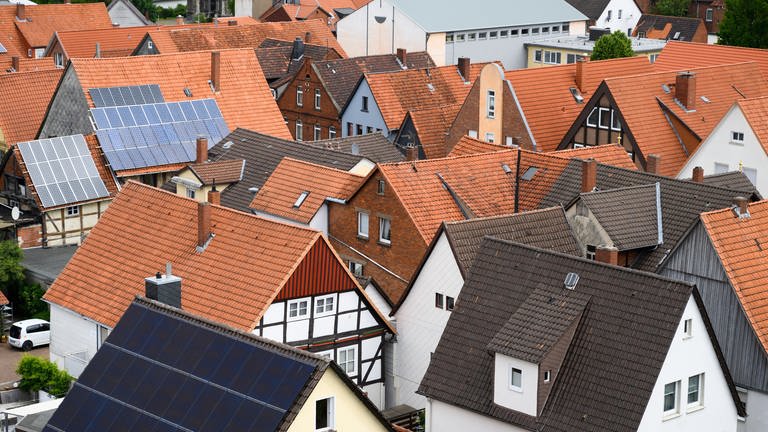 Der Grundsteuersatz für rund 2,5 Millionen Immobilien in Rheinland-Pfalz muss neu bewertet werden.