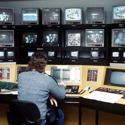 Mit der Programmgesellschaft für Kabel- und Satellitenrundfunk (PKS) geht am 1. Januar 1984 in Ludwigshafen der private Rundfunk an den Start.