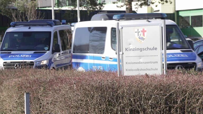 In Neuwied mussten wegen einer Bombendrohung fünf Schulen geräumt werden. Die Polizei war im Einsatz. (Foto: SWR, Thomas Freye)