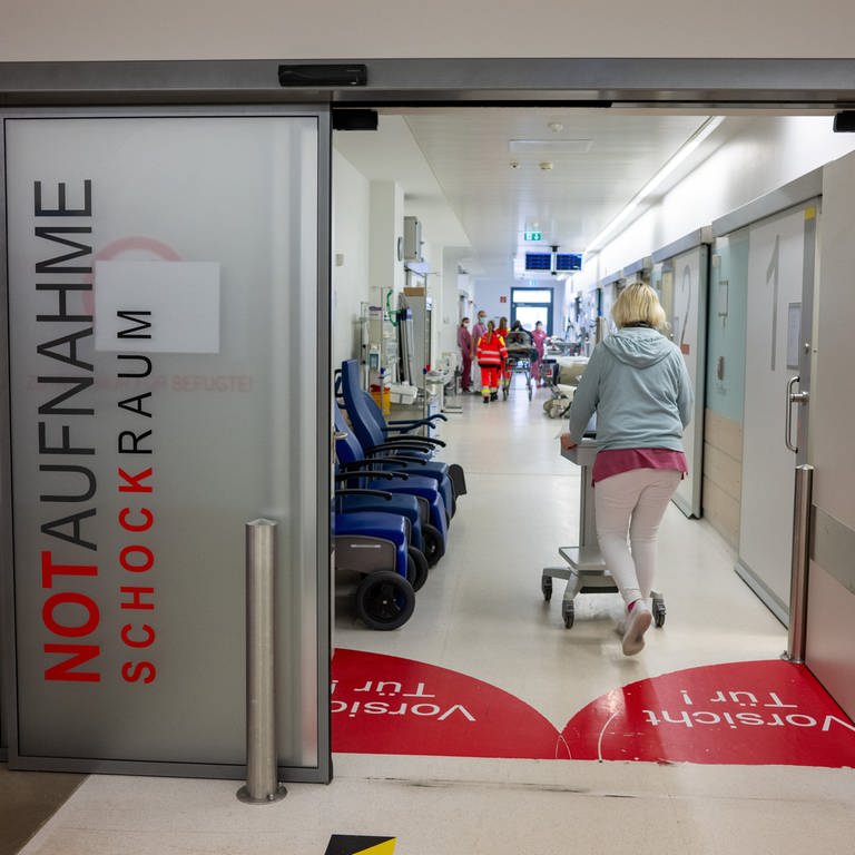 Mehr Patienten in Notaufnahmen (Foto: picture-alliance / Reportdienste, Harald Tittel)