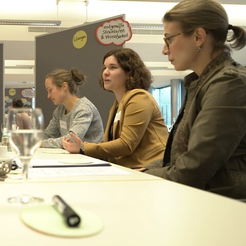 Was muss sich ändern, damit sich mehr Frauen für ein politisches Amt entscheiden? Diese Frage haben Kommunalpolitikerinnen in Koblenz diskutiert.  (Foto: SWR)