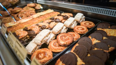 süße Teilchen beim Bäcker (Foto: IMAGO, IMAGO / Funke Foto Services)