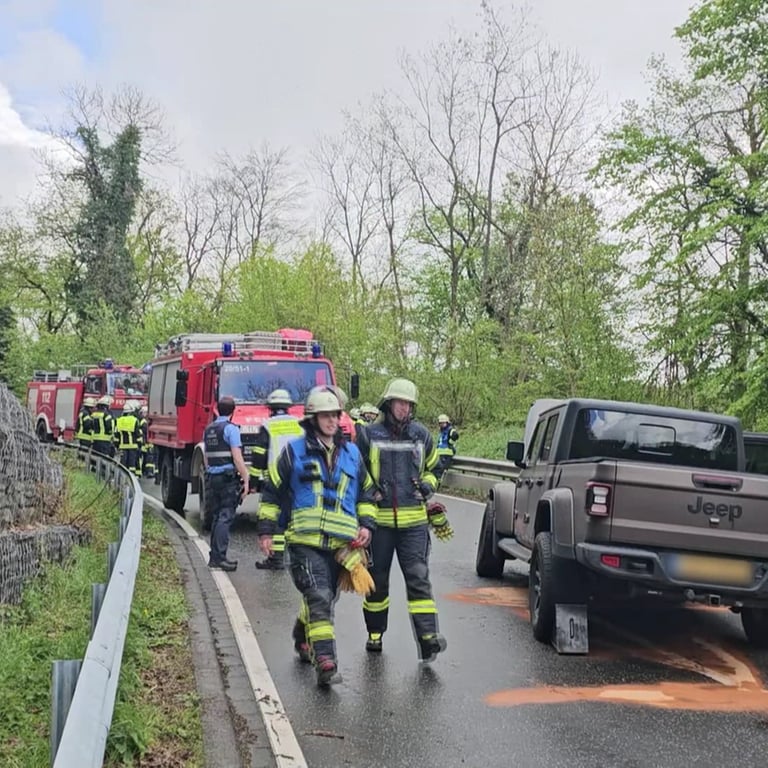 Beschädigter Jeep nach Unfall bei Ralingen  (Foto: SWR, Crash24)