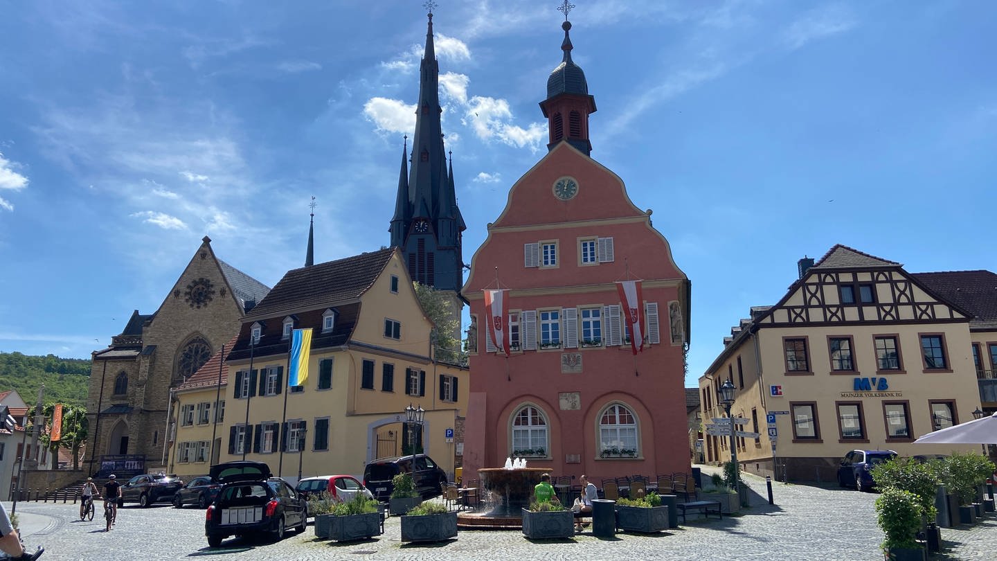 Das Rathaus in Gau-Algesheim - viele Bürgermeister in RLP haben angekündigt, bei der Kommunalwahl erneut anzutreten (Foto: SWR)