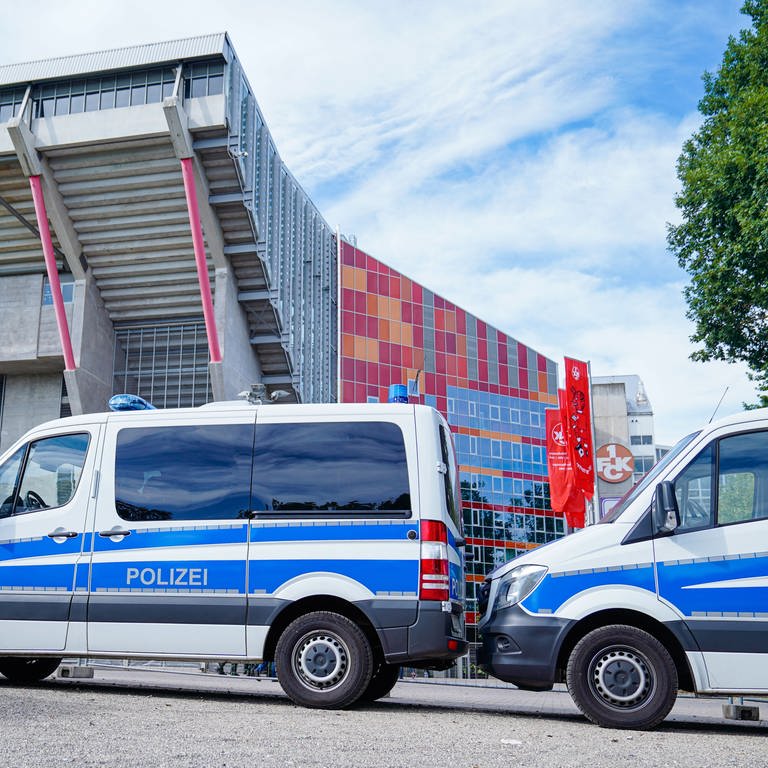 Die Polizei hat Sicherheitshinweise zur Relegation des FCK gegen Dynamo Dresden veröffentlicht. (Foto: picture-alliance / Reportdienste, picture alliance/dpa | Uwe Anspach)