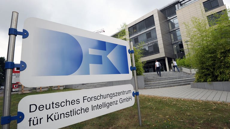 DFKI Kaiserslautern (Foto: picture-alliance / Reportdienste, picture alliance / dpa | Ronald Wittek)