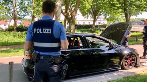 Die Polizei kontrolliert: Illegales Tuning in Zweibrücken? (Foto: Polizeiinspektion Zweibrücken)