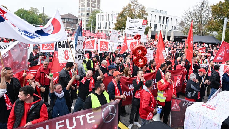 Die Gewerkschaft IG Metall droht mit Streik (Foto: dpa Bildfunk, picture alliance/dpa | Bernd Weißbrod)