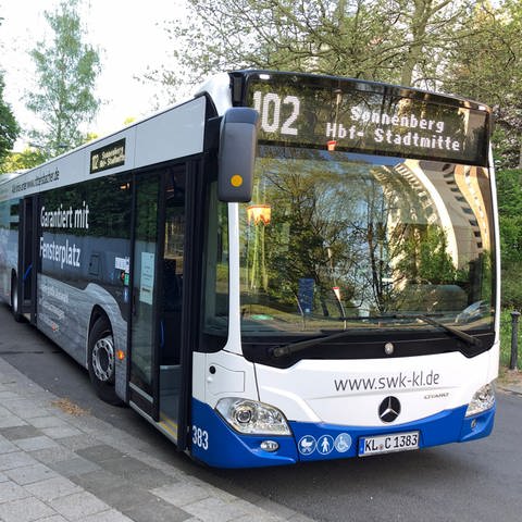In Kaiserslautern kann man an den kommenden beiden Samstagen im Advent kostenlos mit einem Stadtbus fahren. (Foto: SWR)
