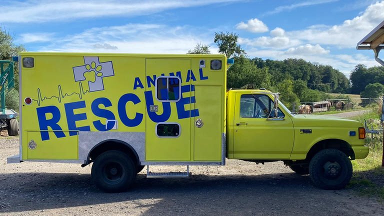 Mit ihrem neuen Rettungswagen und jeder Menge Technik im Gepäck sind die Tierretter in Contwig nun unterwegs. (Foto: Tierrettung Contwig)