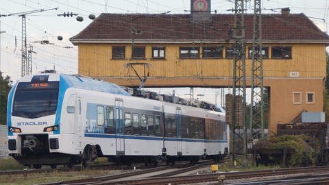 So schaut er aus: der neue Hybrid-Zug, der künftig auf den Gleisen im Westen der Pfalz unterwegs sein soll. (Foto: Zweckverband Schienenpersonennahverkehr Rheinland-Pfalz Süd)