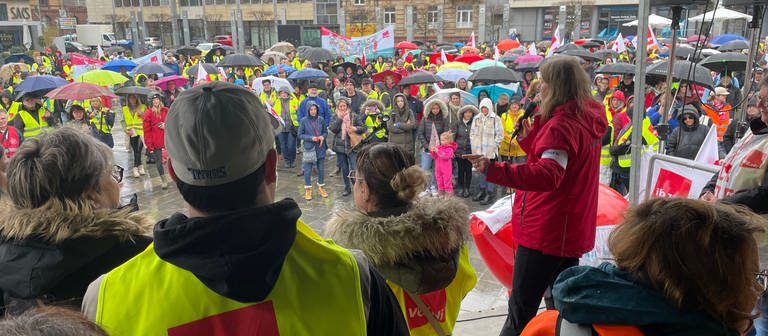 Warnstreik öffentlicher Dienst: Kundgebung in Kaiserslautern (Foto: SWR)