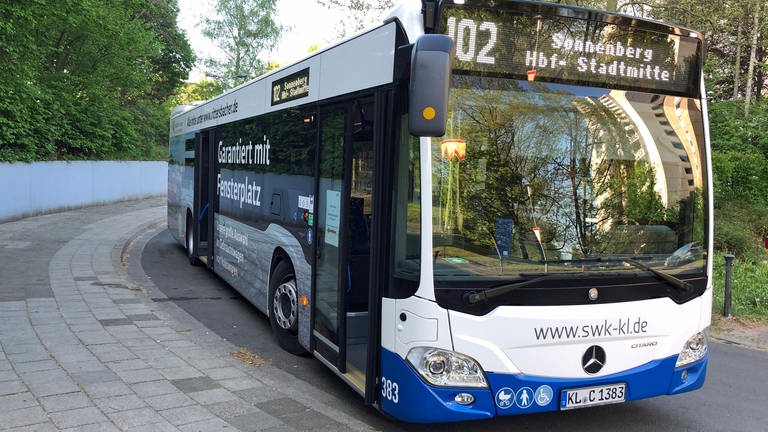 In Kaiserslautern kann man an den kommenden beiden Samstagen im Advent kostenlos mit einem Stadtbus fahren. (Foto: SWR)