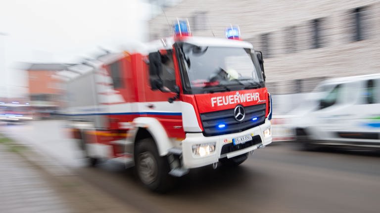 In Homburg ist ein fünfjähriger Junge beim Brand eines Autos schwer verletzt worden. Er kam in eine Spezialklinik nach Mannheim. (Foto: dpa Bildfunk, picture alliance/dpa | Julian Stratenschulte)