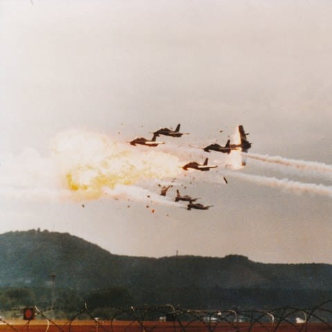 Militärflugzeuge prallen am Himmel zusammen (Foto: Stadtarchiv Kaiserslautern)