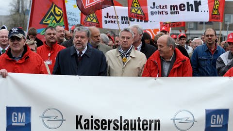 Klaus Weichel bei einer Opel-Demonstration (Foto: picture-alliance / Reportdienste, Ronald Wittek)
