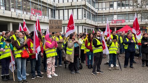 Große Streikaktion mit Demo auf dem Gelände der Uni Kaiserslautern (Foto: SWR)