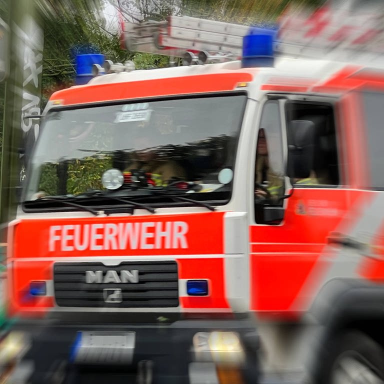 Feuerwehr im Kreis Kaiserslautern im Einsatz: Toter in Steinwenden (Foto: IMAGO, xmix1x)