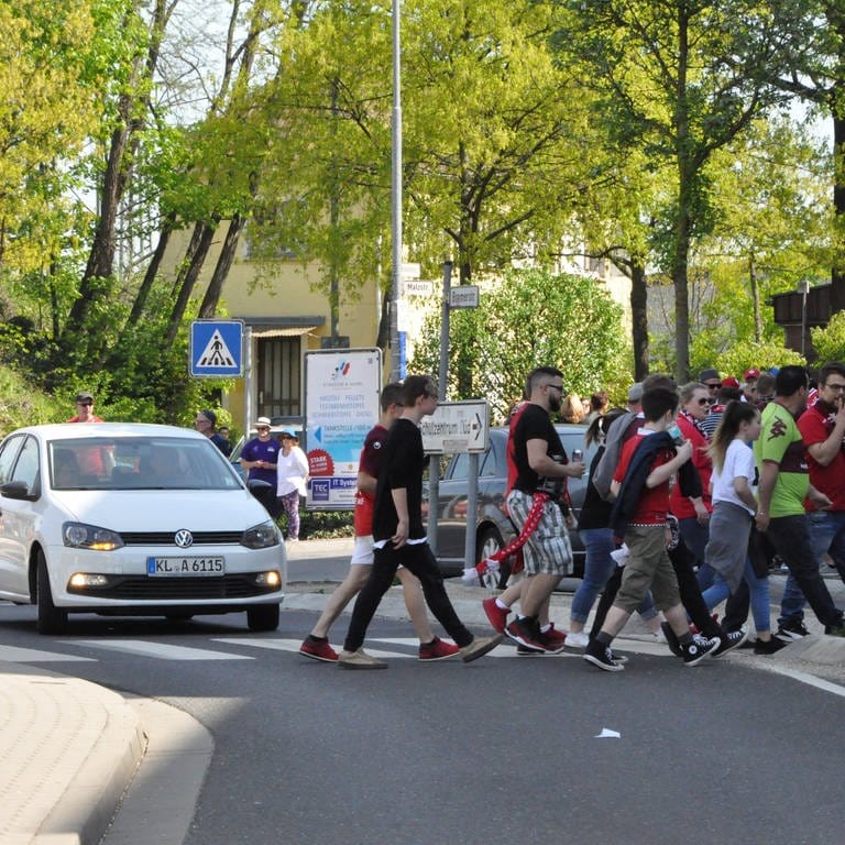 FCK-Fans, die den Betzenberg zuparken: Kaum ein Thema treibt die Anwohner aus Kaiserslautern mehr um.  (Foto: Pressestelle, Pressestelle Polizeipräsidium Westpfalz)