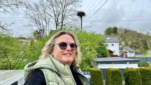 Petra Göddel wohnt neben weiteren Störchen in Herschweiler-Pettersheim im Landkreis Kusel.  (Foto: SWR)