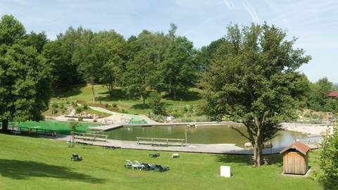 Das Naturerlebnisbad in Landstuhl hat täglich von 10 bis 20 Uhr geöffnet. (Foto: Verbandsgemeinde Landstuhl)