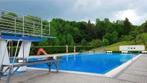 Das Freibad in Bosenbach plant die Eröffnung am 29. Mai.