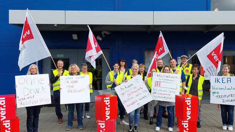 Ikea-Mitarbeiter streiken in Kaiserslauten (Foto: ver.di)