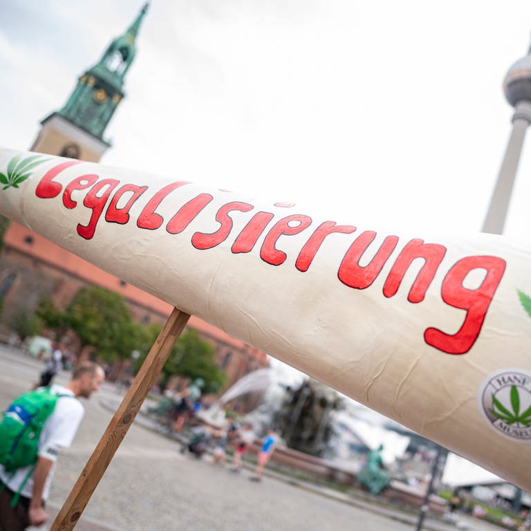Meinungen der Apotheker in der Westpfalz gehen bei einer möglichen Cannabis-Legalisierung weit auseinander.  (Foto: picture-alliance / Reportdienste, Picture Alliance)