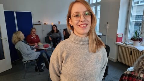 Josefine Hayer studiert Lehramt Gesundheit an RPTU. Sie erhofft sich durch den Kurs wertvolle Tipps für ihre spätere Arbeit mit Patienten. (Foto: SWR)