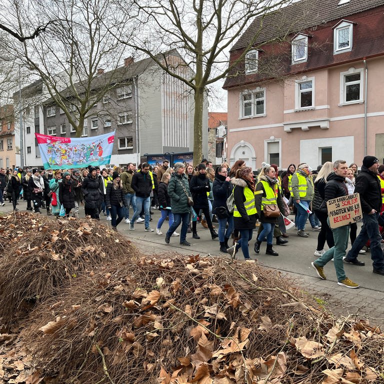 Streikende in Kaiserslautern (Foto: SWR)