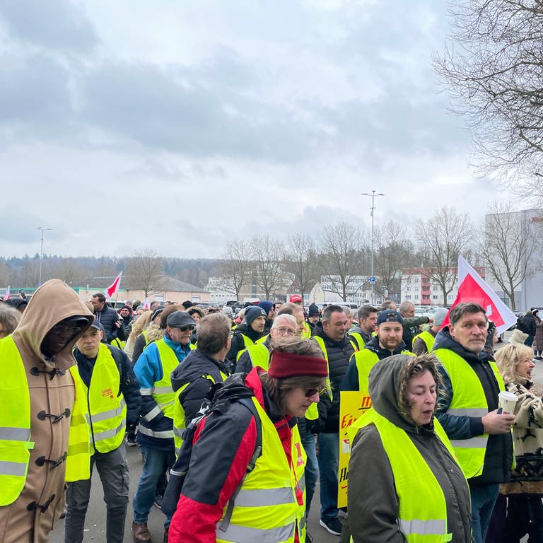 Zivilbeschäftige der Nato streiken und demonstrieren in Kaiserslautern