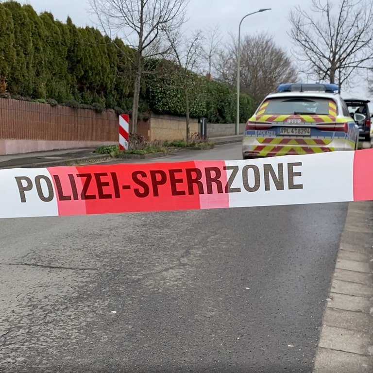 Absperrband der Polizei in Sembach bei Kaiserslautern. (Foto: SWR)