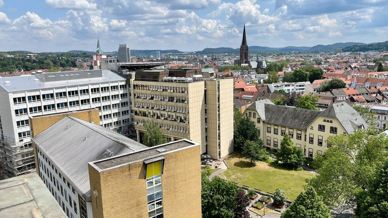 Das finanziell angeschlagene Westpfalz-Klinikum benötigt bis zum Jahr 2026 weitere 38 Millionen Euro.