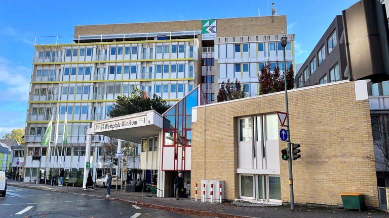 Der Finanzplan des Westpfalz-Klinikums sieht vor, dass das Krankenhaus bis Ende 2027 Gelder in Höhe von "maximal" 80 Millionen Euro bekommen soll.